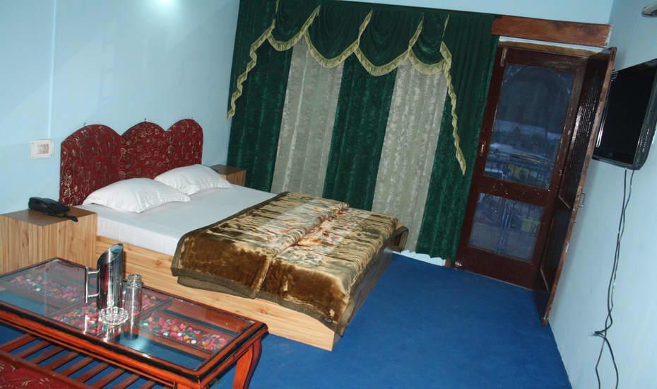Hotel Highway Inn Manāli Екстериор снимка