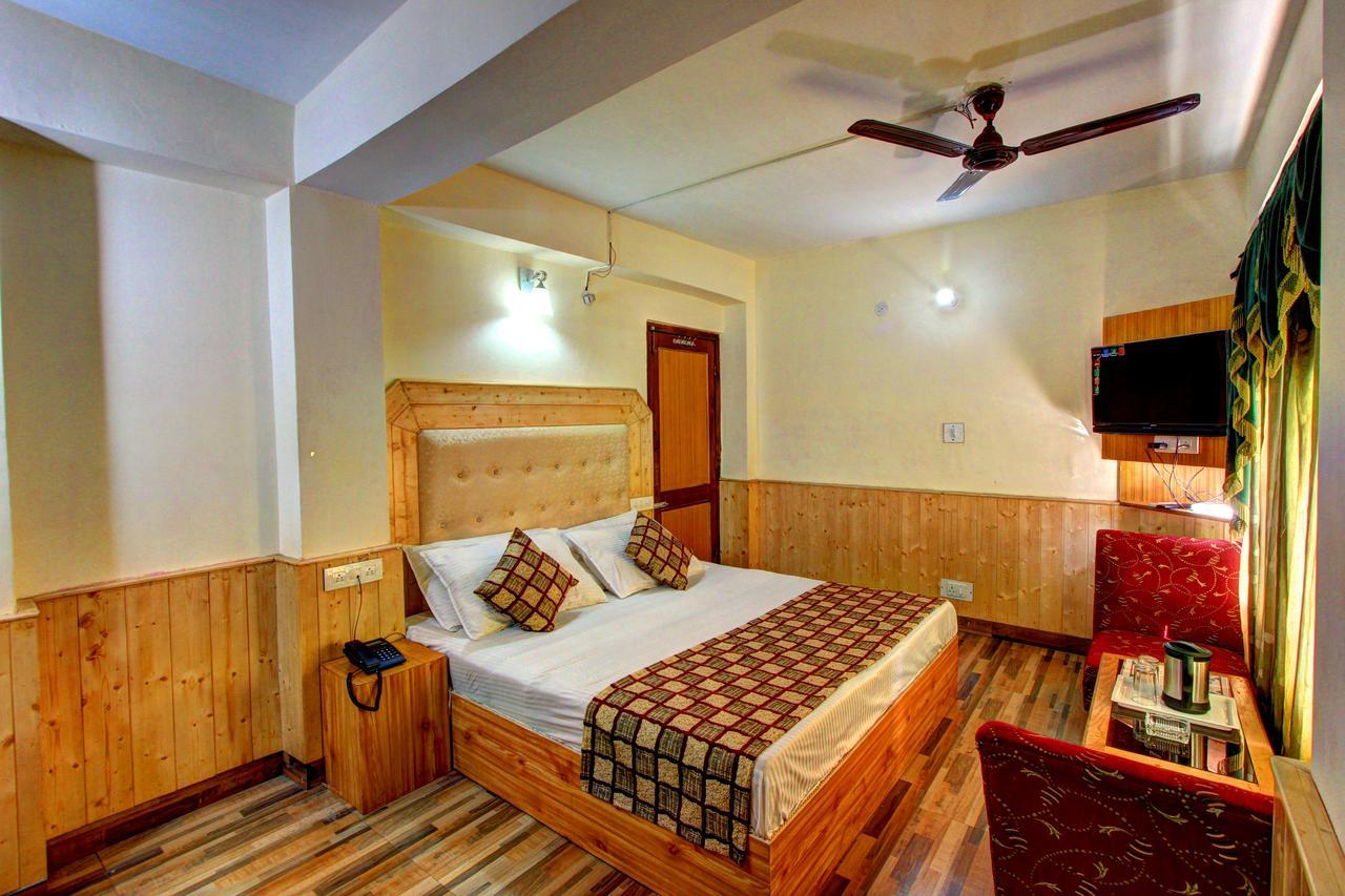 Hotel Highway Inn Manāli Екстериор снимка